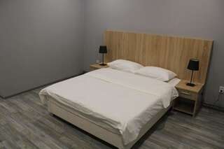 Отель Hotel Inju Hills Нур-Султан Двухместный номер Делюкс с 1 кроватью или 2 отдельными кроватями-1