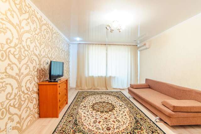 Апартаменты Apartments on Revolyutsiya 3room Уральск-3