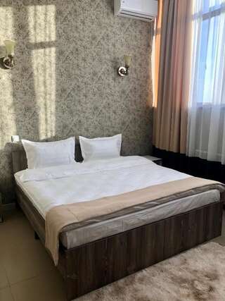 Отель Tarlan Hotel Актау Бюджетный двухместный номер с 1 кроватью-6