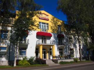 Отель Hotel Vilmaja Рига