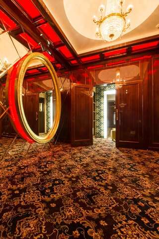 Отель Royal Casino SPA & Hotel Resort Рига Улучшенный люкс «Москва» с правом посещения тренажерного зала-10