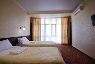Гостиница Скиф Лазаревское Двухместный номер с 2 отдельными кроватями и балконом-5