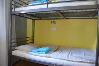 Хостел SunKiss Адлер Кровать в общем 6-местном номере для мужчин и женщин-5