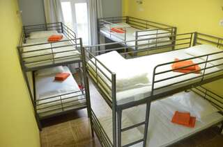 Хостел SunKiss Адлер Кровать в общем 6-местном номере для мужчин и женщин-8