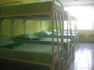 Гостиница Hostel Гость58 Пенза Спальное место на двухъярусной кровати в общем номере для мужчин и женщин-1