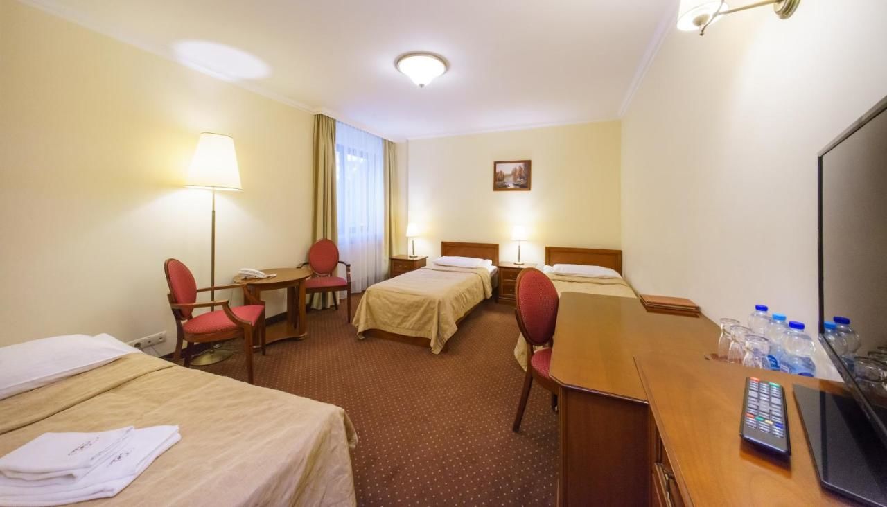 Отель Hotel Pan Tadeusz & Rehabilitacja Сероцк