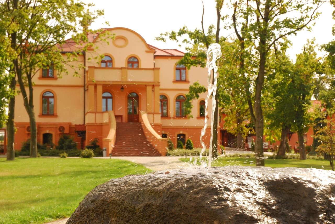 Отели типа «постель и завтрак» Villa Natura Dolsk-4