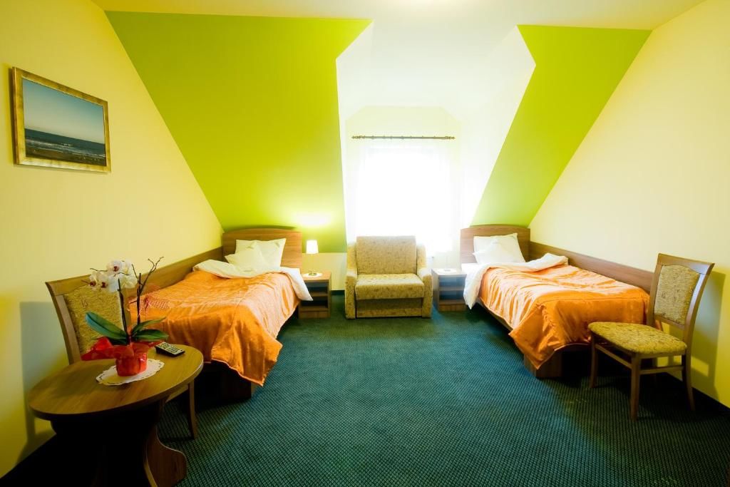 Отель Hotel Gościniec Horyzont Zemborzyce Tereszyńskie