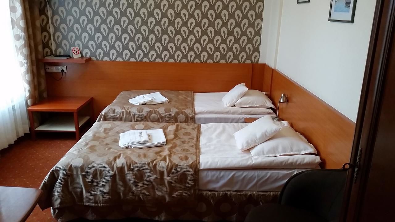 Отель Hotel Trojka Пшемысль