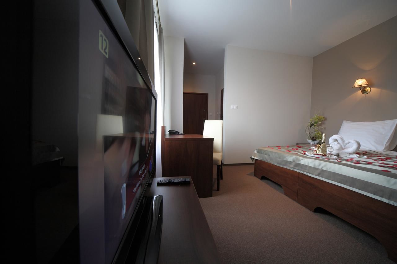 Отель Hotel Stara Fabryka Małogoszcz-20