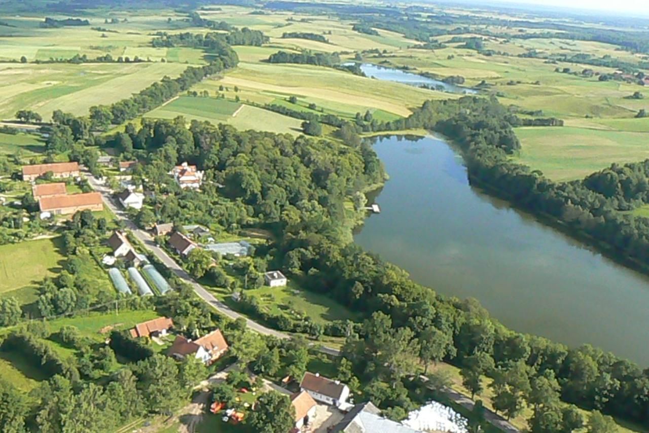 Отели типа «постель и завтрак» Dwór nad jeziorem w Bieniaszach Miłakowo-19