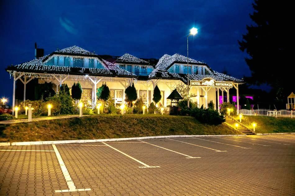 Отель Hotel Polonez Rymań