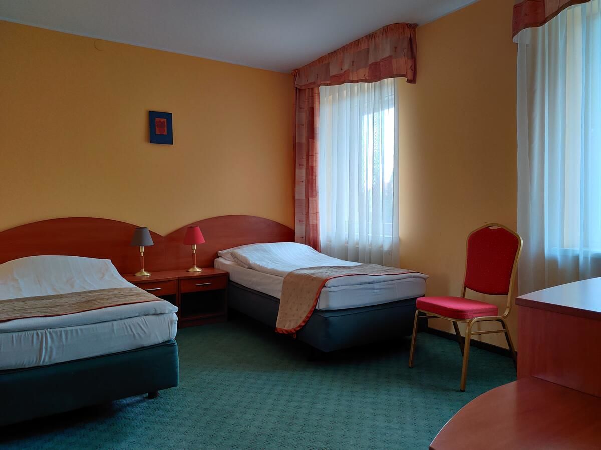 Отель HOTEL ŻUŁAWY Эльблонг