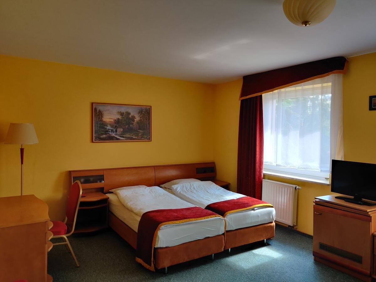 Отель HOTEL ŻUŁAWY Эльблонг