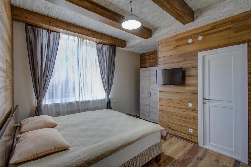 Отель Hillside Karakol B&B Каракол