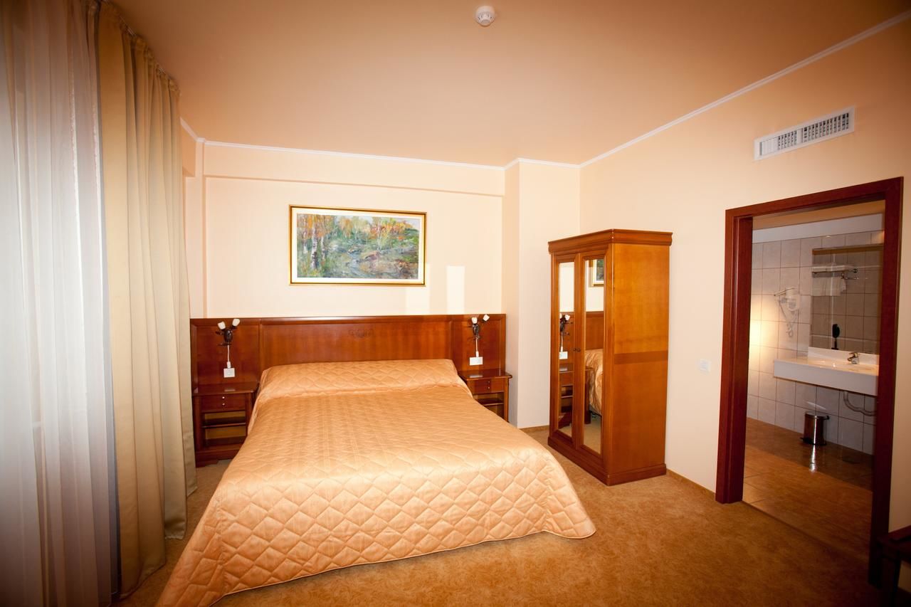 Отель Hotel Maxim Орадя-26