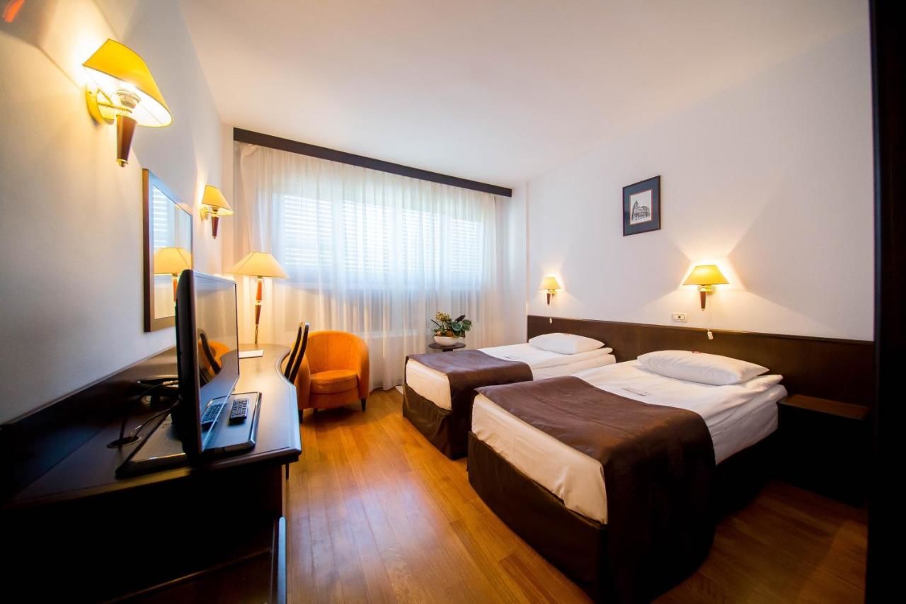 Отель Best Western Central Hotel Арад-9