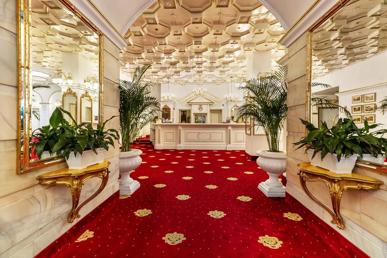 Отель Hotel Imparatul Romanilor Сибиу-19