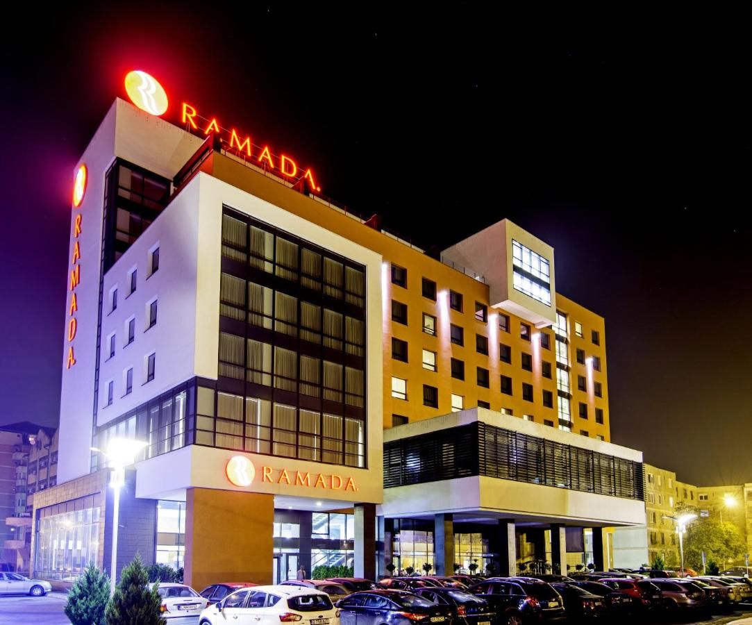 Отель Ramada by Wyndham Oradea Орадя