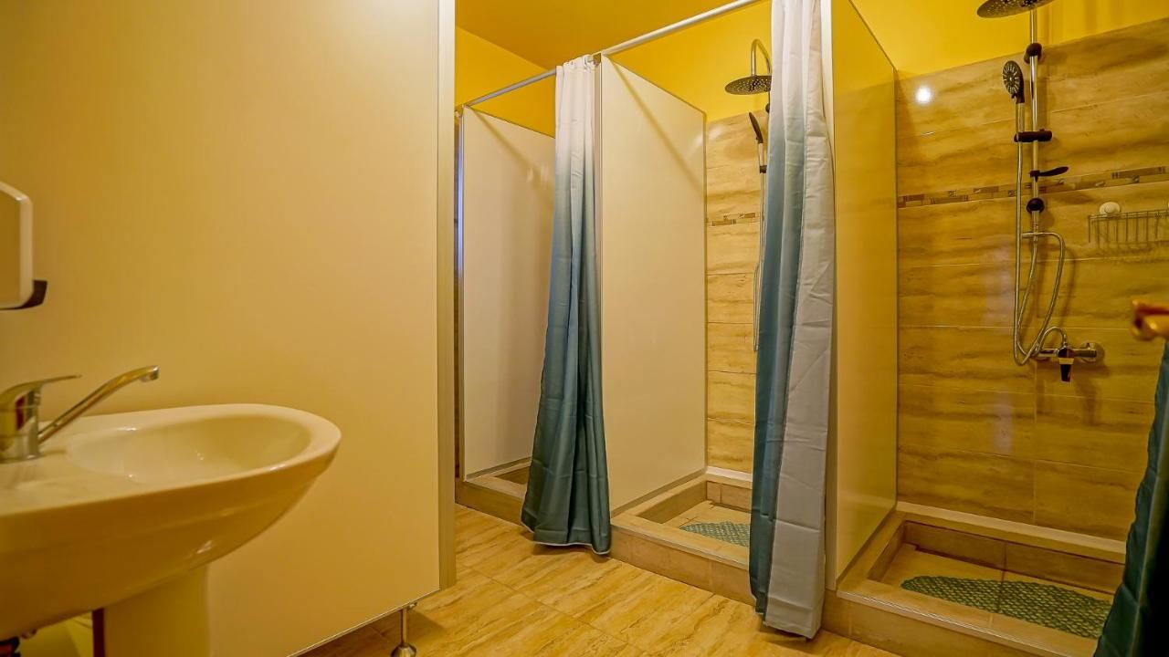 Хостелы Kismet Dao Hostel Брашов-28