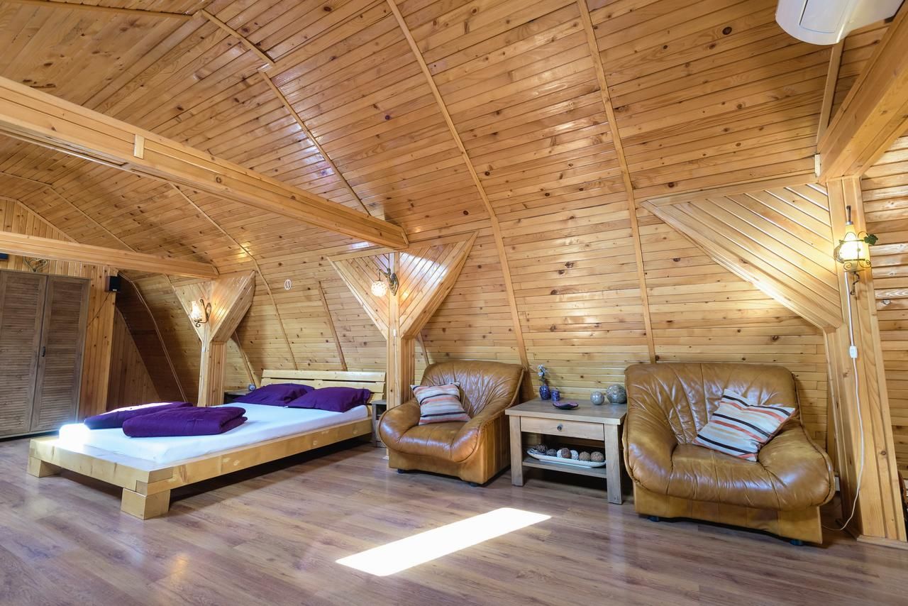 Проживание в семье Wooden Attic Suite Брашов-17