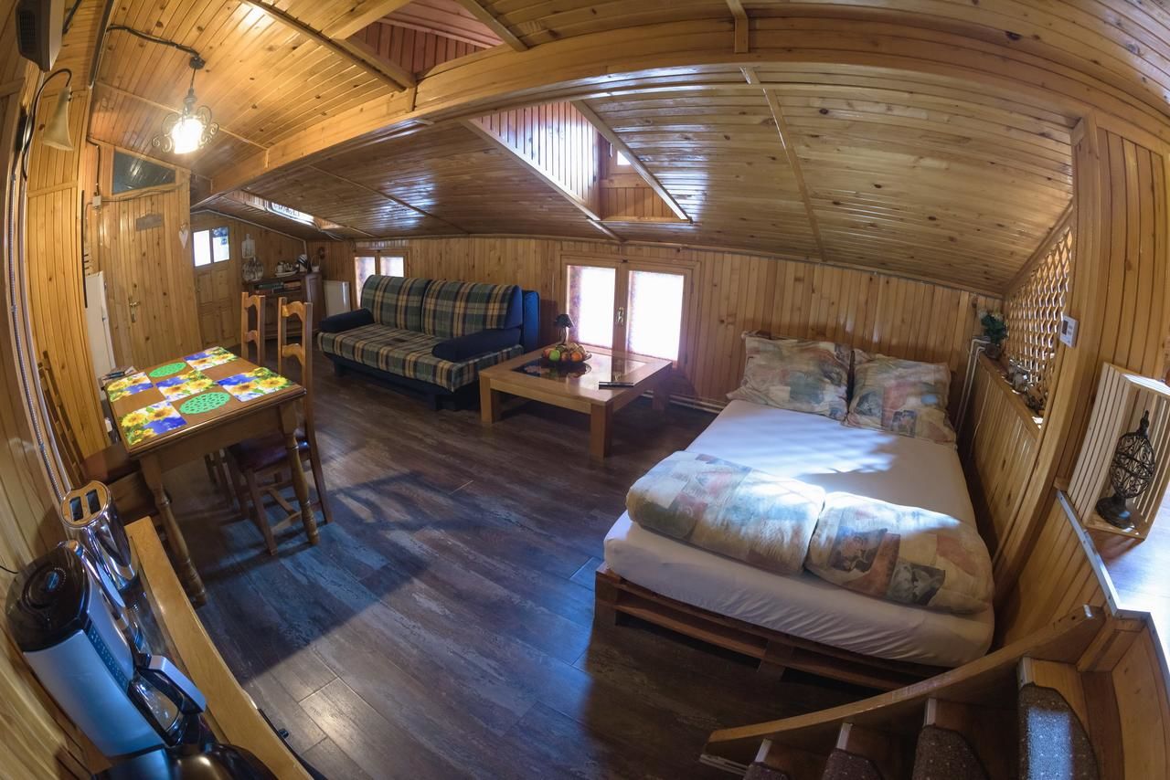 Проживание в семье Wooden Attic Suite Брашов-5