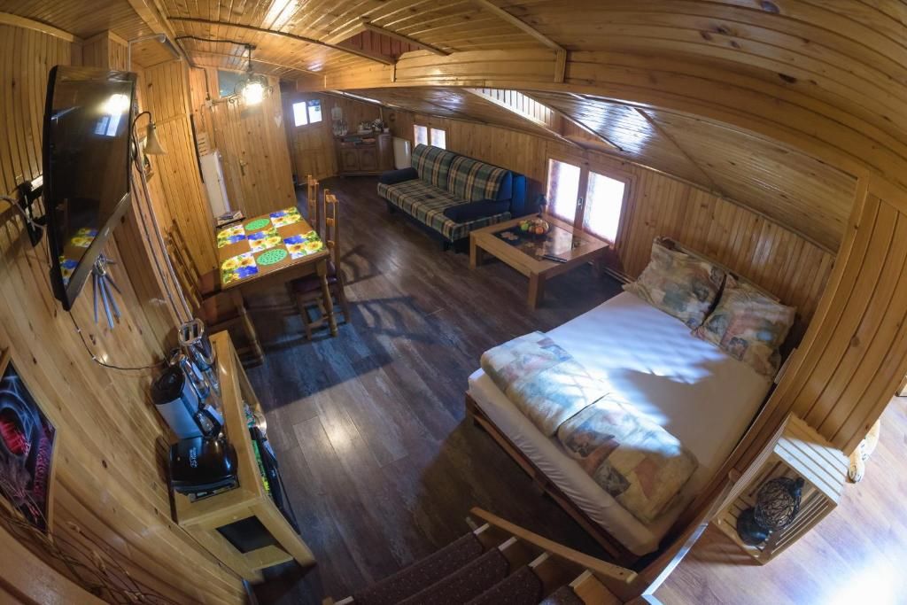 Проживание в семье Wooden Attic Suite Брашов-47