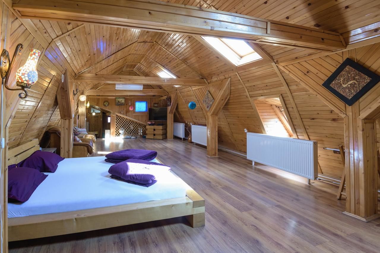 Проживание в семье Wooden Attic Suite Брашов-11