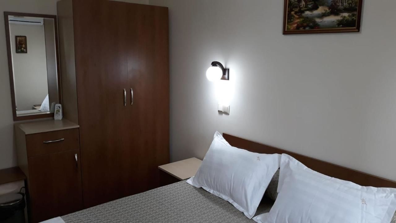 Отель Teju Hotels Слэник-46