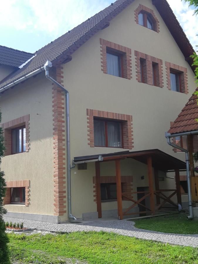 Гостевой дом Madéfalvi vendégház Siculeni