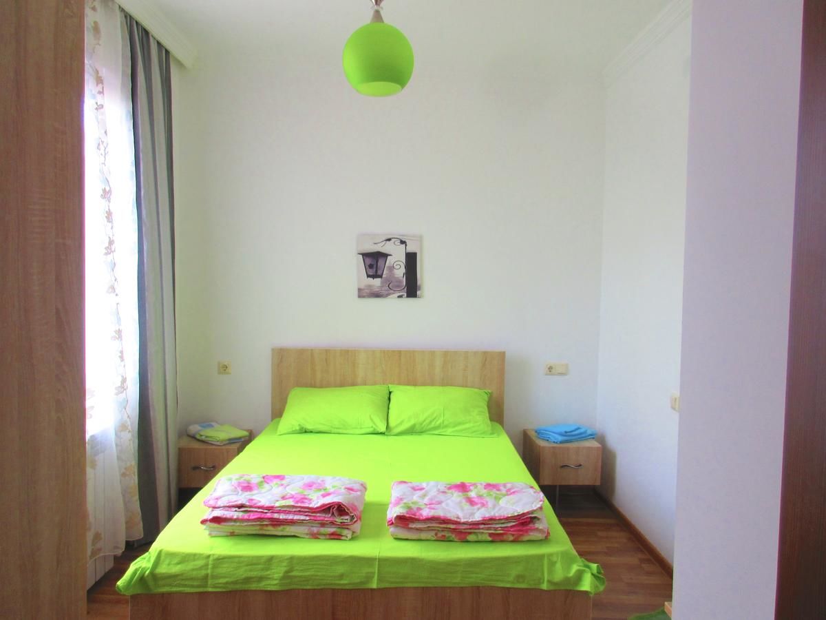 Гостевой дом Rati Guest House Батуми-4