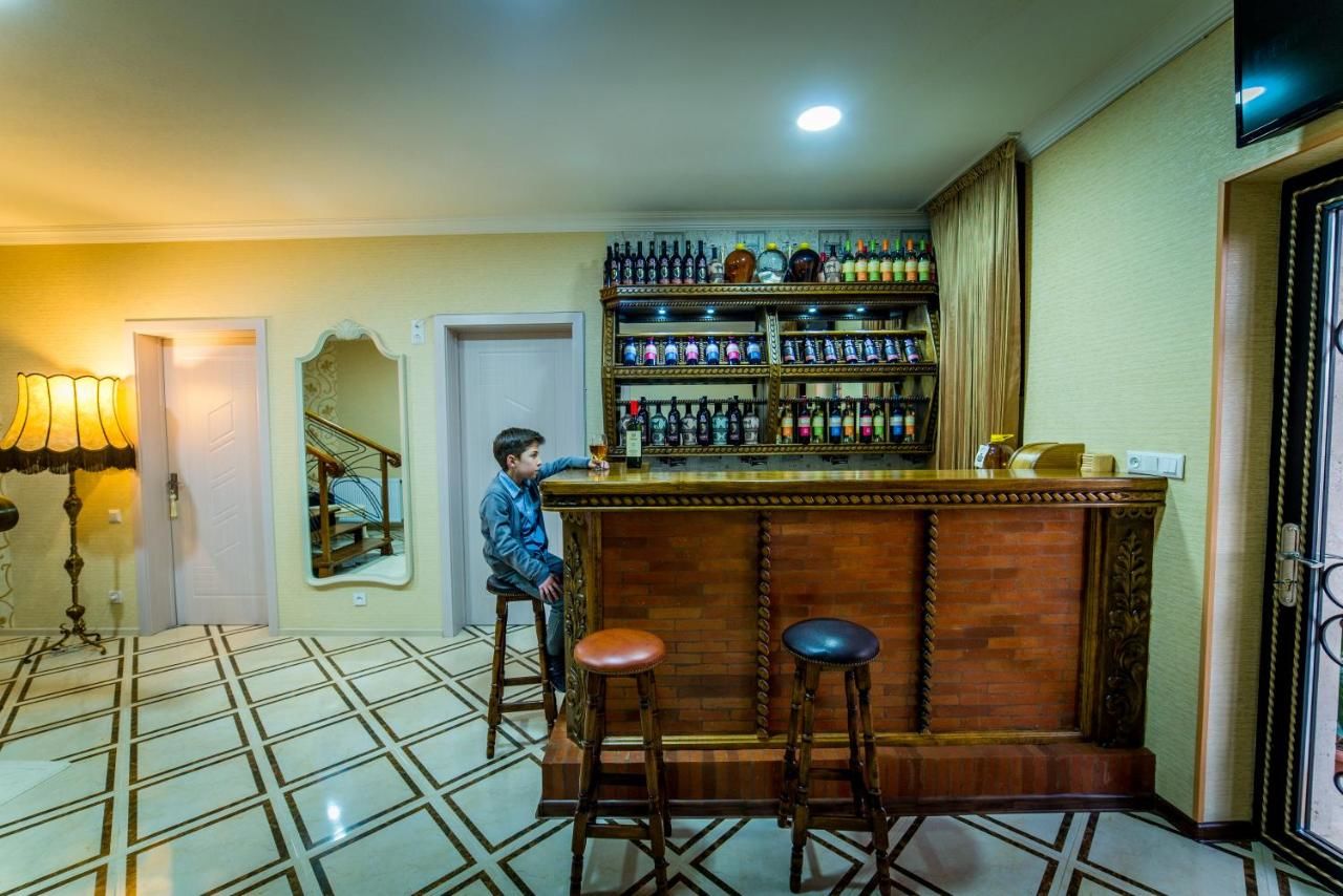 Отель HOTEL GUGLUX &WINE CELLAR Телави