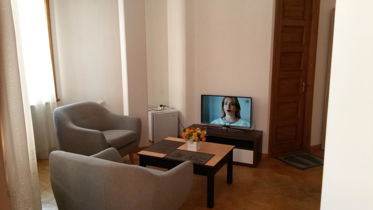 Гостевой дом Aparthotel Melashvili 5 Батуми-8