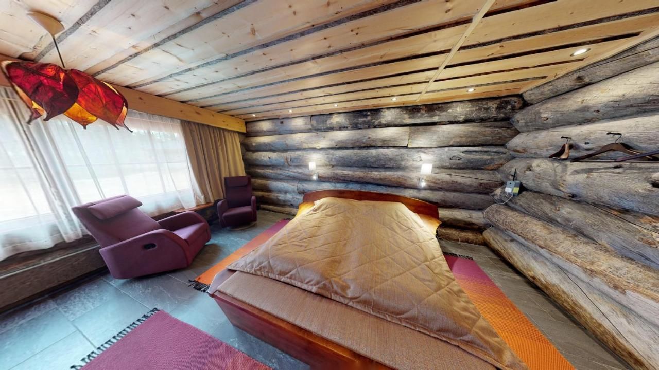 Отель Kakslauttanen Arctic Resort - Igloos and Chalets Саариселькя