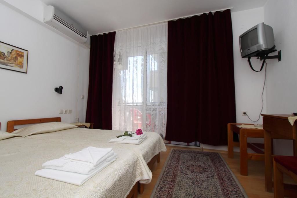 Отель Family Hotel Verona Созополь