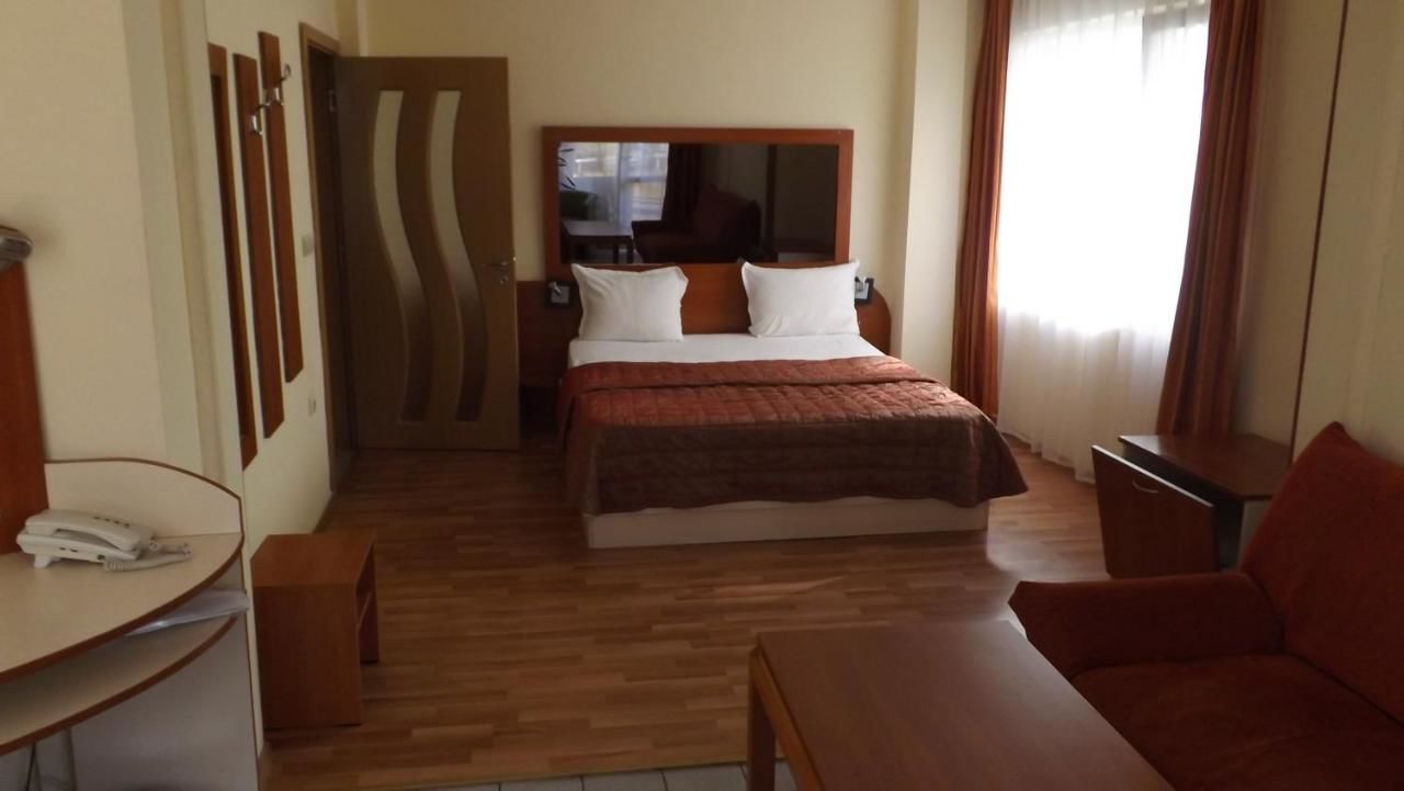 Отель Hotel Palitra Варна