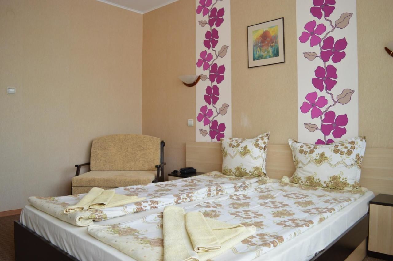 Отель Hotel Eos Китен