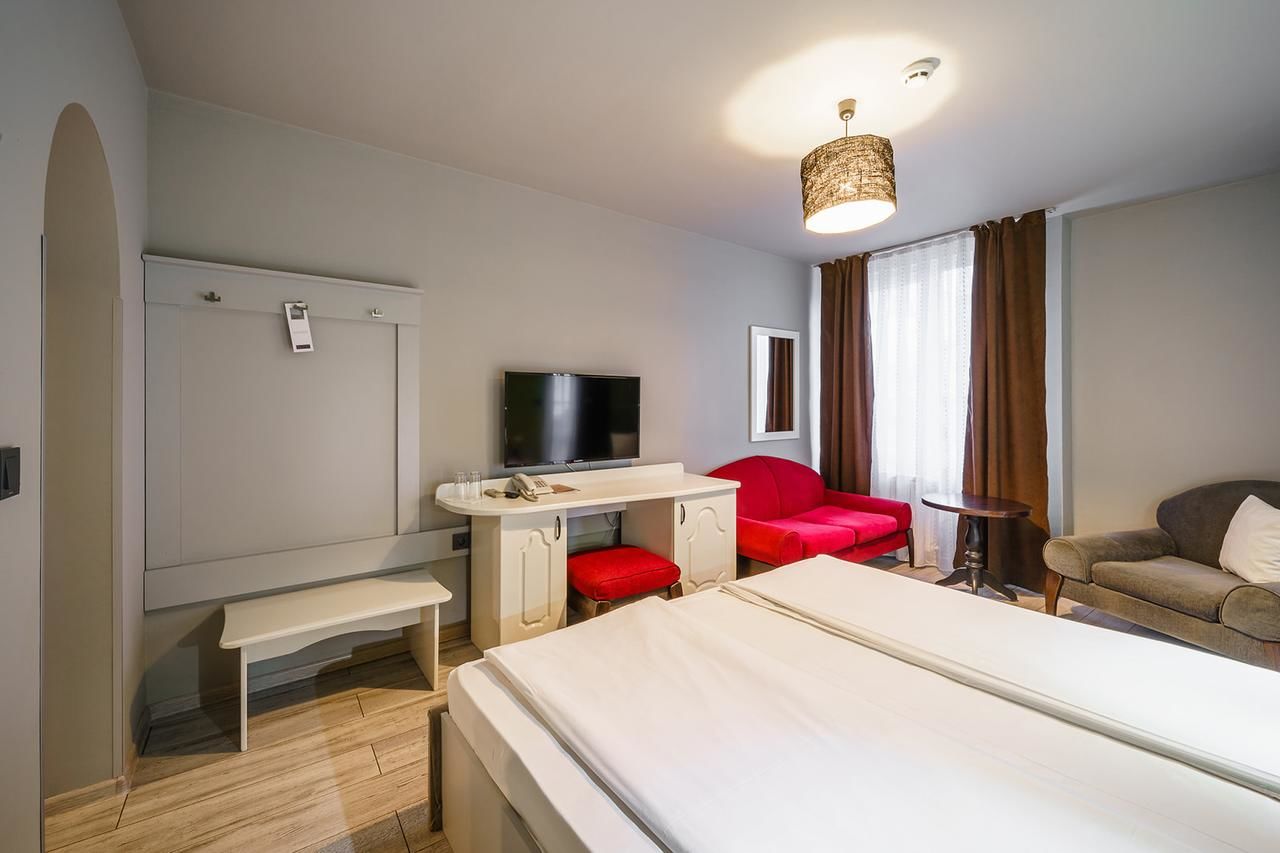 Отель Hotel BLVD 7 Пловдив