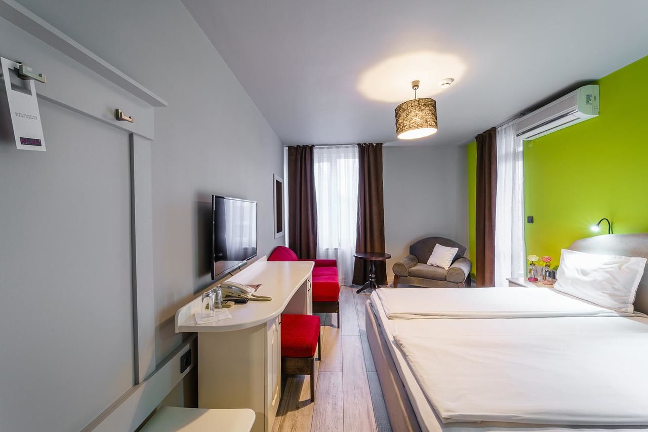 Отель Hotel BLVD 7 Пловдив