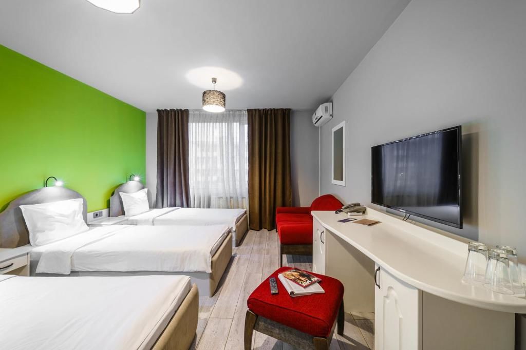 Отель Hotel BLVD 7 Пловдив