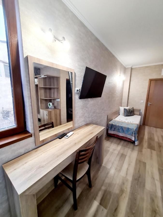 Отель Lucky Hotel Велико-Тырново-12