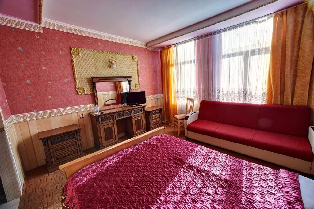 Отель Hotel Izvora Русе