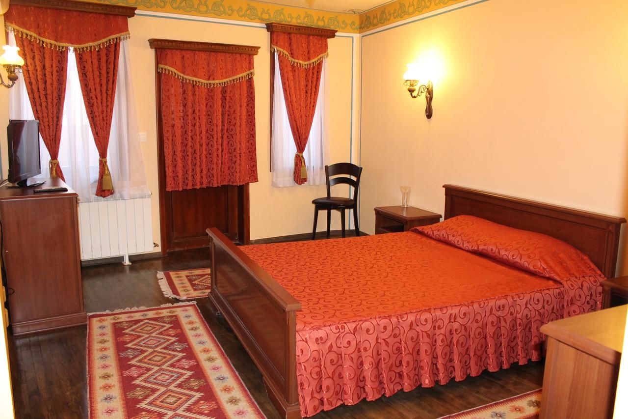 Отель Family Hotel at Renaissance Square Пловдив-45