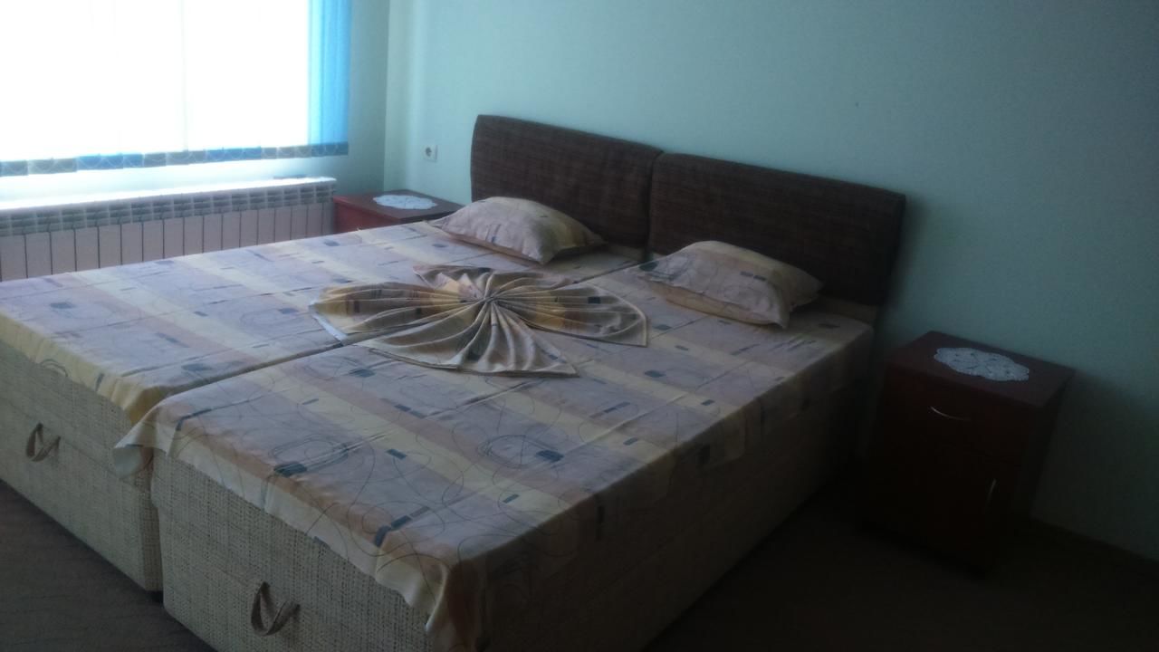 Гостевой дом Enjoy Guest House Золотые Пески-13