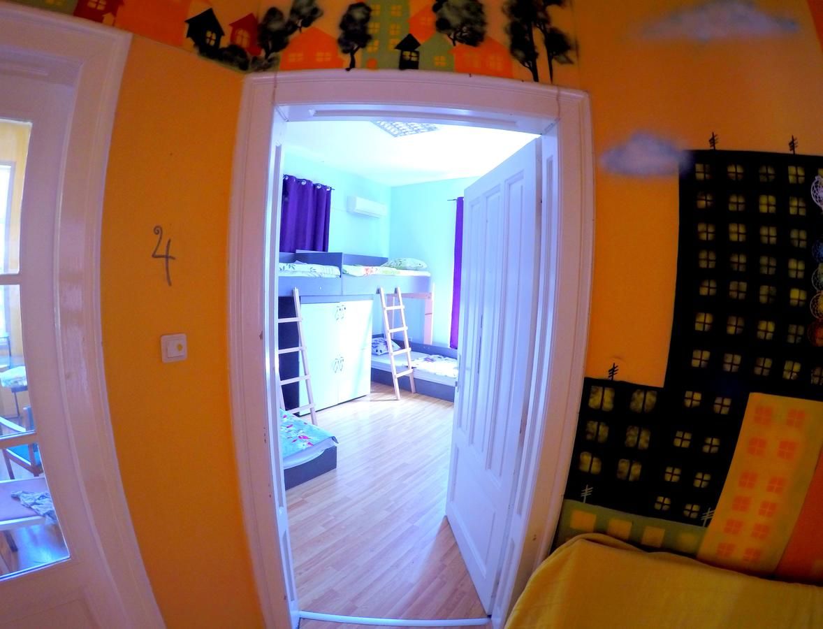 Хостелы Funky Monkey Hostel Пловдив-36