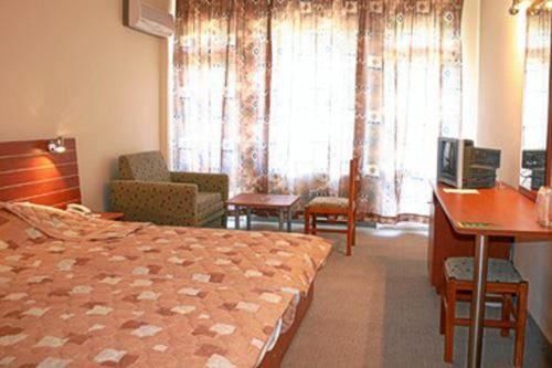 Отель Hotel Green Park Китен-36