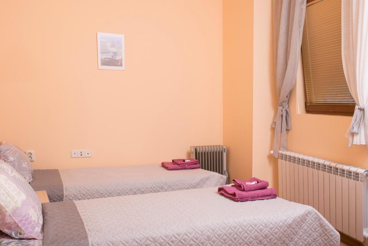 Дома для отпуска The Sunny Guest House of Veliko Turnovo Велико-Тырново-31