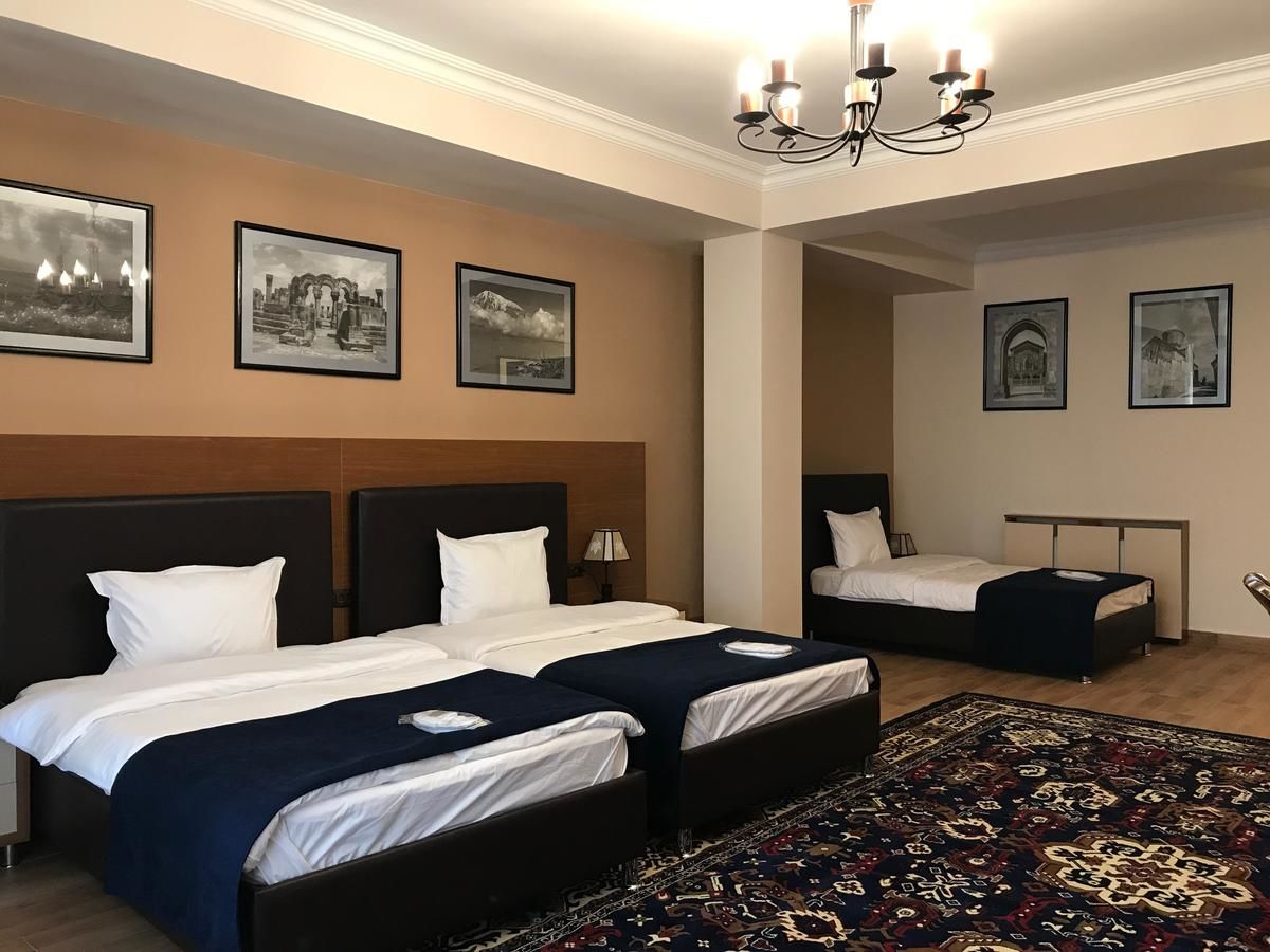 Отель Hotel Plaza Viktoria Гюмри-18