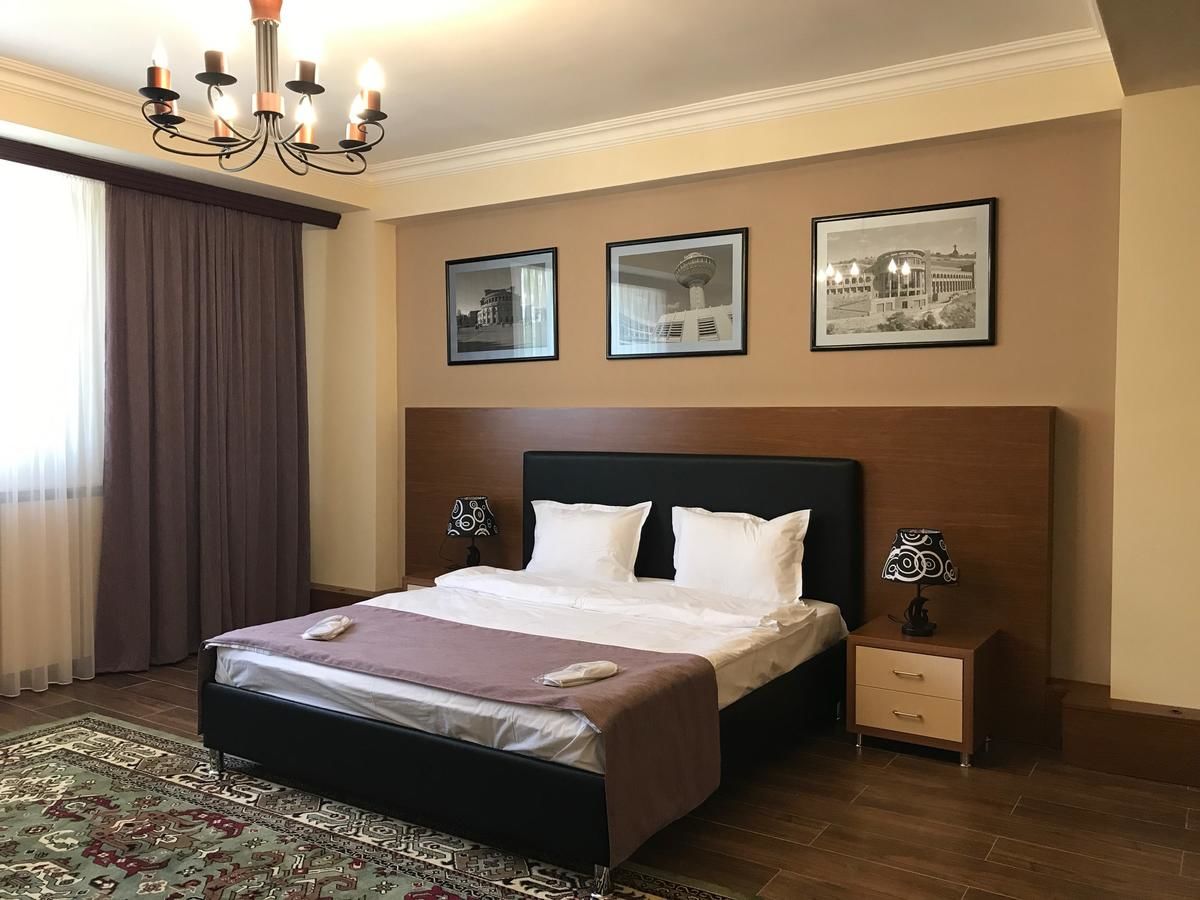 Отель Hotel Plaza Viktoria Гюмри-24