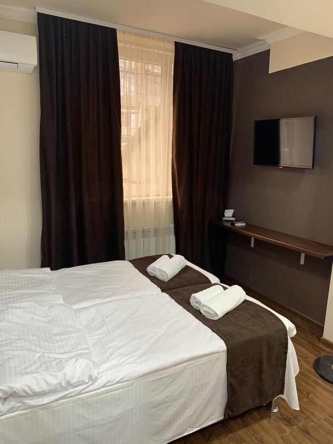 Отель Mikayelyan Mini Hotel Ереван-14